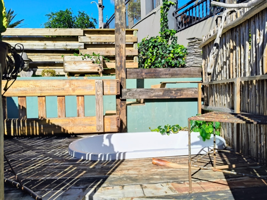 3 Bedroom Property for Sale in Wavecrest Eastern Cape